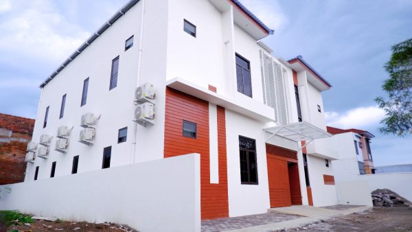 bangun guest house di solo