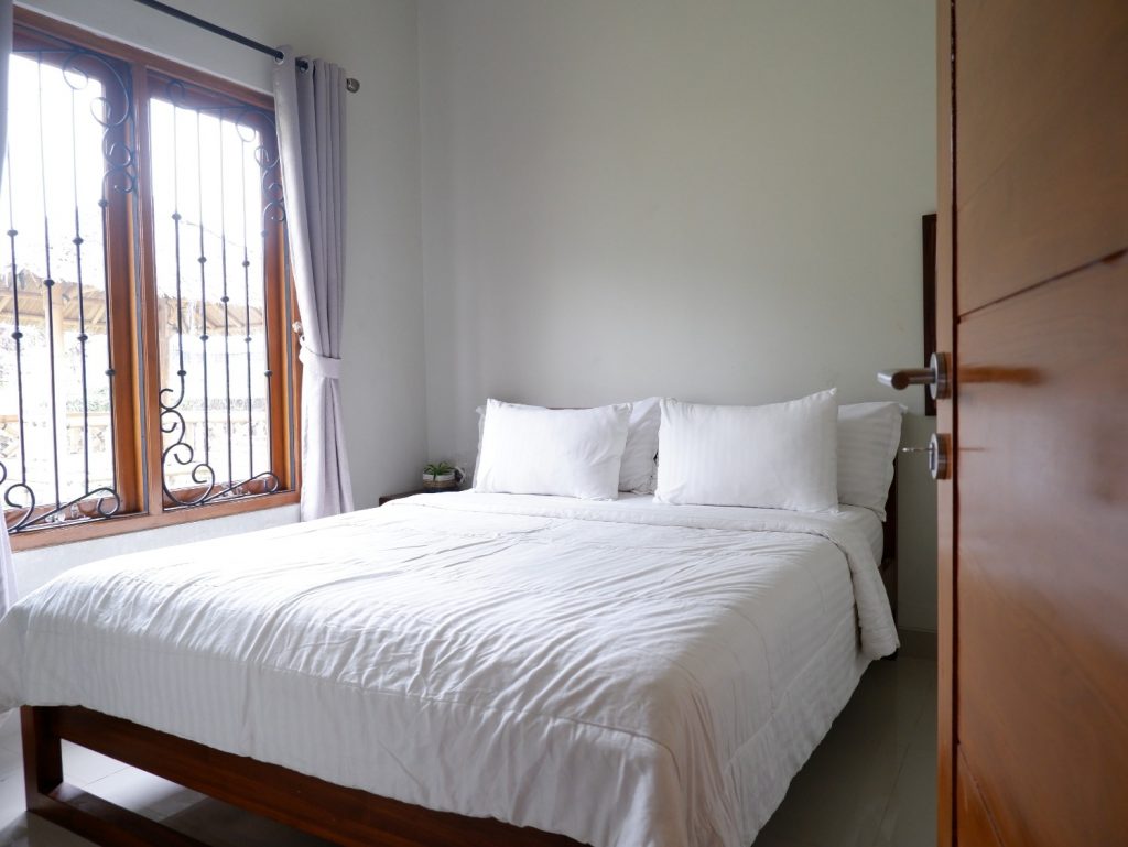 bangun guest house di solo