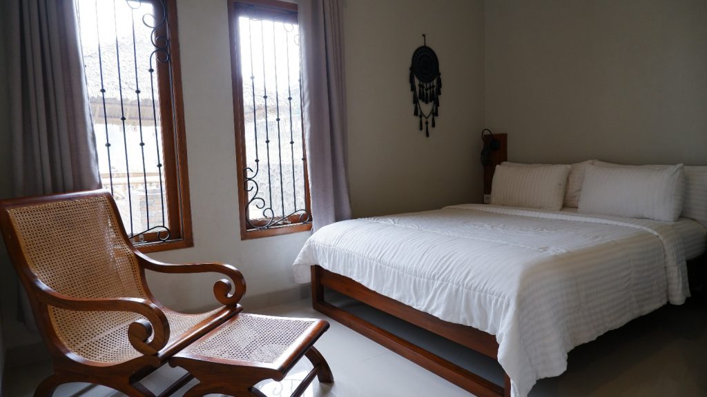 Bangun Villa di Kemuning